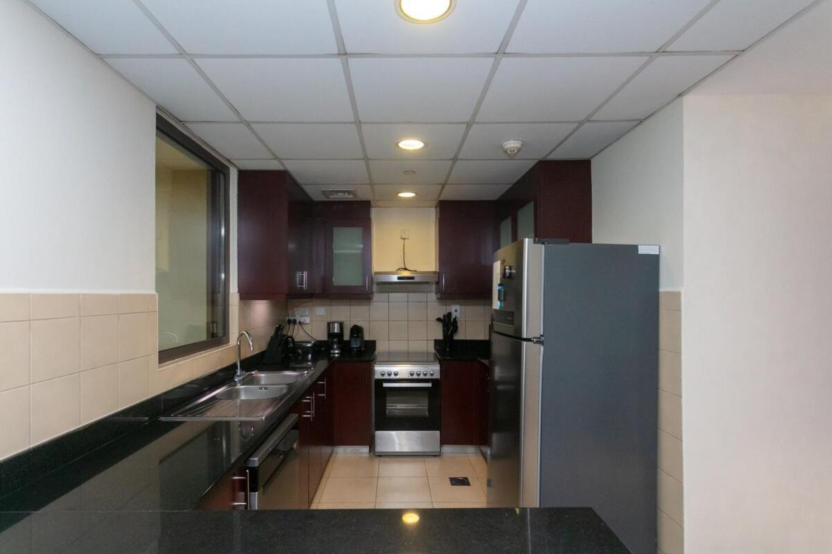 Stylish Jbr Apartment, Steps From The Appartement Dubaï