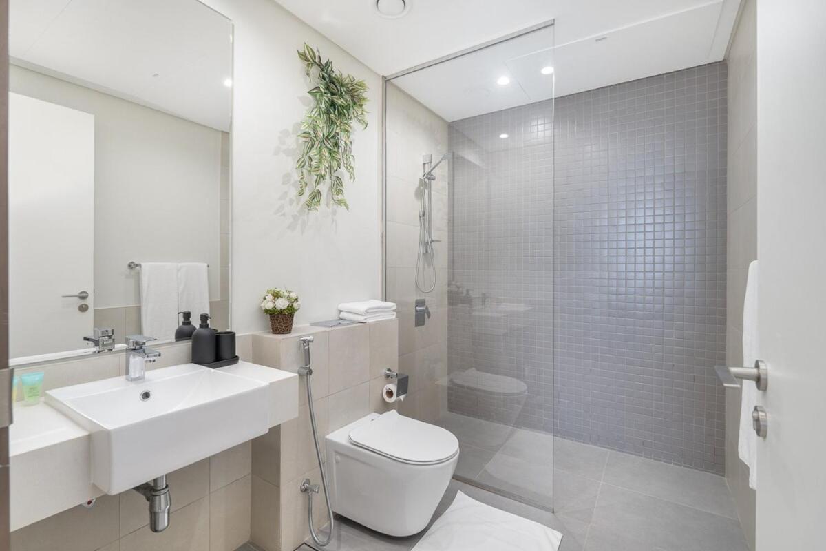 Apartamento Vogue Al Wasl 1 East 17th Floor With Balcony View Of Zabeel Park And Frame, Walkable To Metro, Near Sheikh Zayed Road & World Trade Centre *