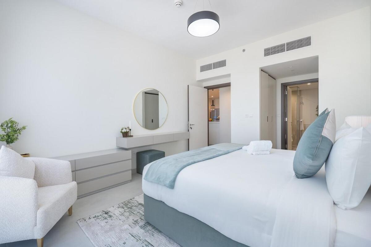 Vogue Al Wasl 1 East 17th Floor With Balcony View Of Zabeel Park And Frame, Walkable To Metro, Near Sheikh Zayed Road & World Trade Centre Dubái