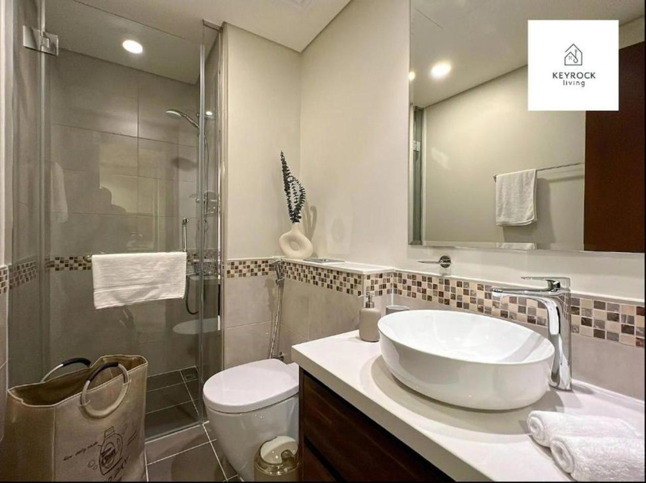 Keyrock Living - 1br Luxury With View At Reva Apartamento *