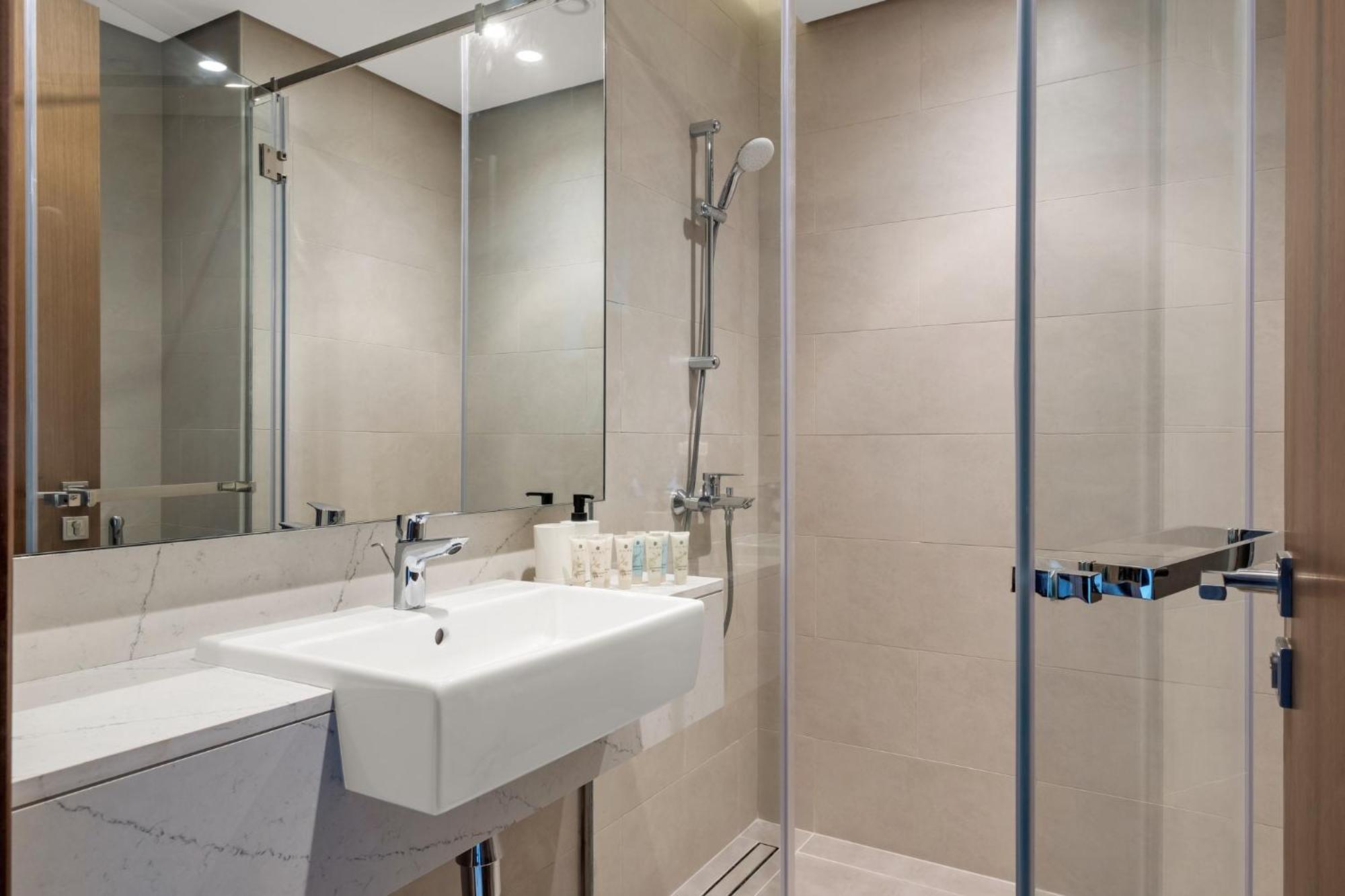 Canalfront - Location Up To 7 Guests Dubaï