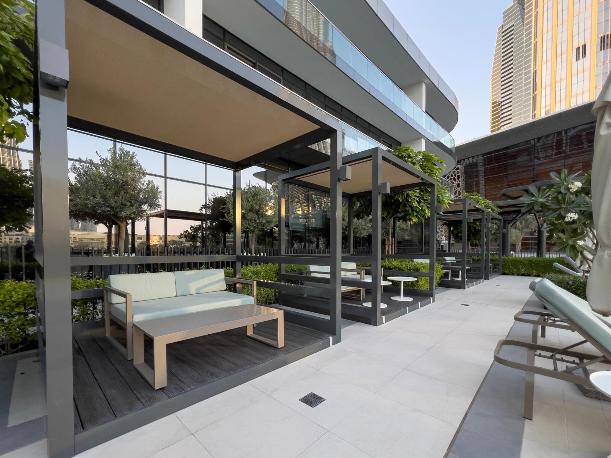 Lägenhet Downtown Luxury - Stunning Burj Khalifa & Fountain Views - 5 Minutes Walk To Mall Dubai
