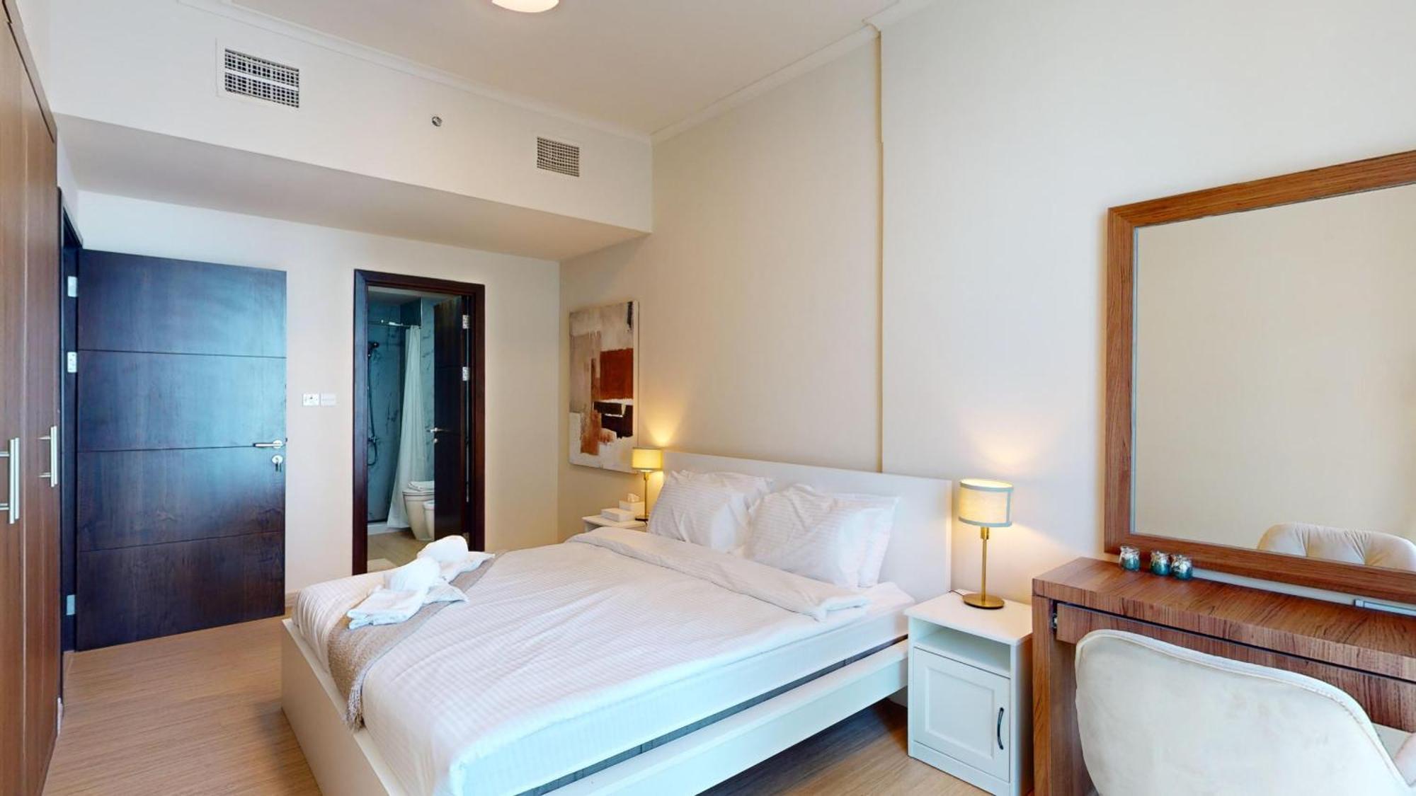 With 1 Bedroom In Marina Torch - Al Marsa St - Appartement