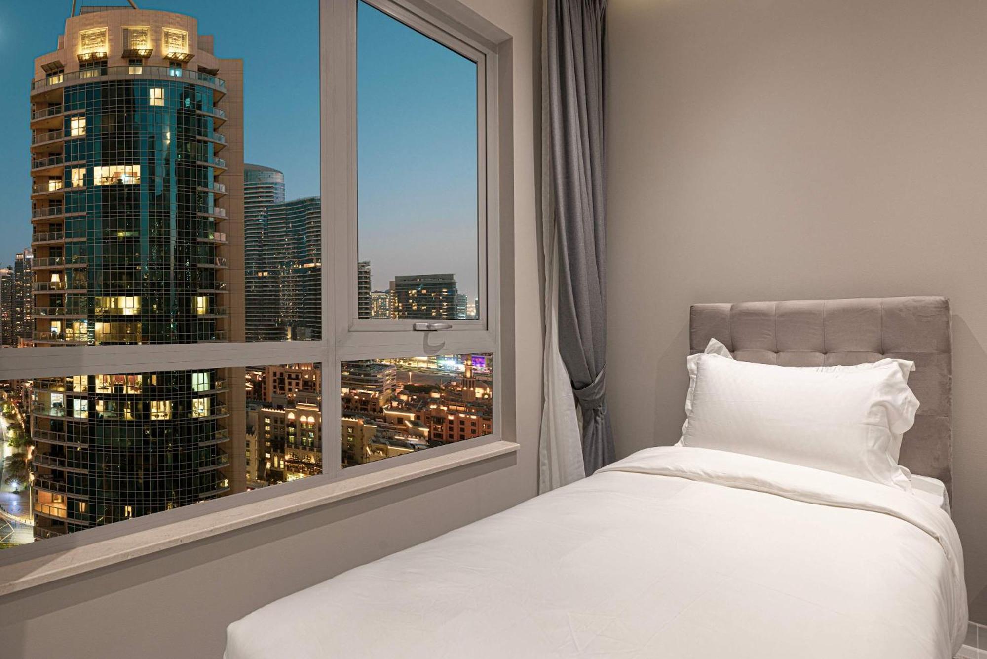 Downtown Sanctuary Iconic Burj Views & Luxury Living Apartamento