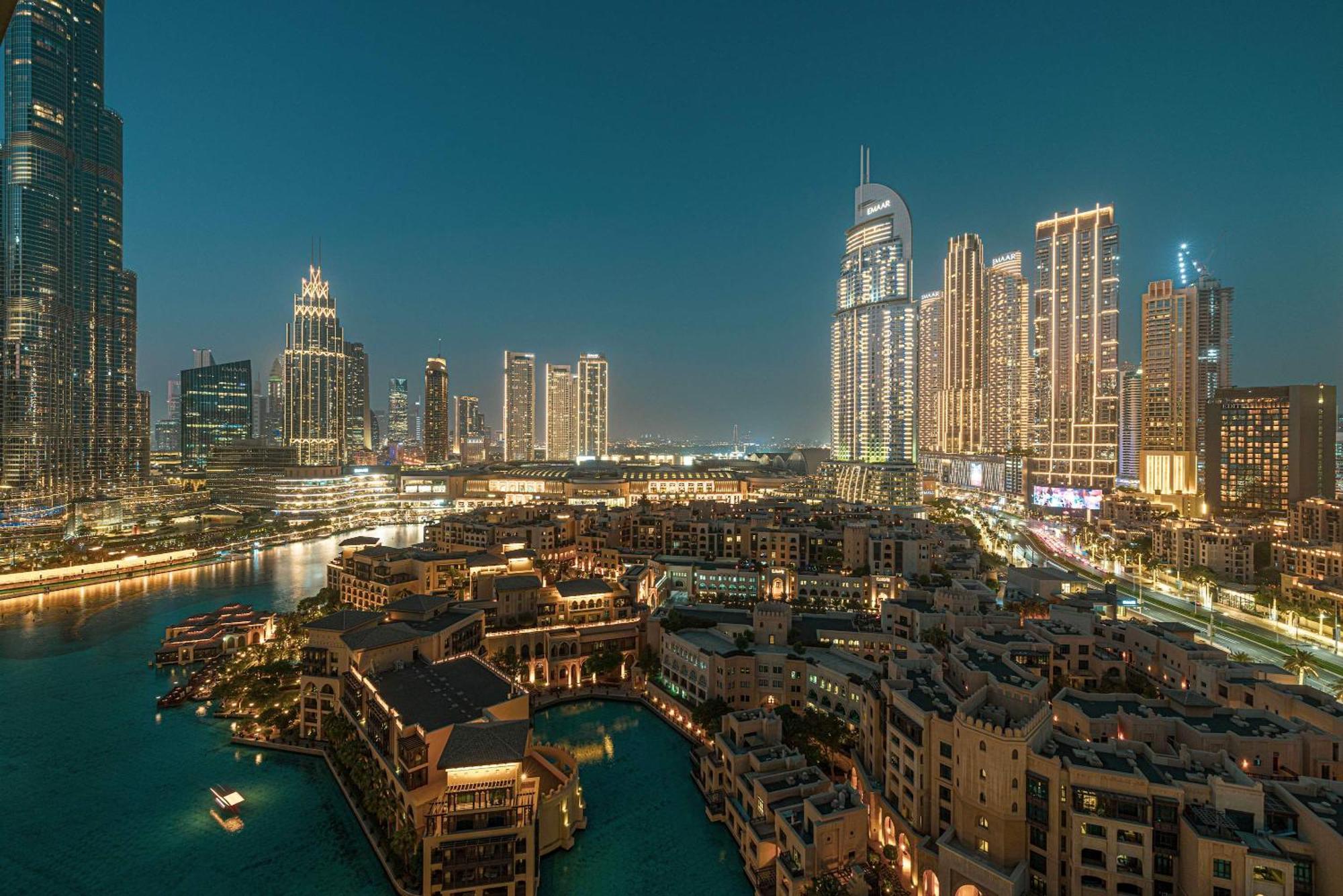 Downtown Sanctuary Iconic Burj Views & Luxury Living Dubái