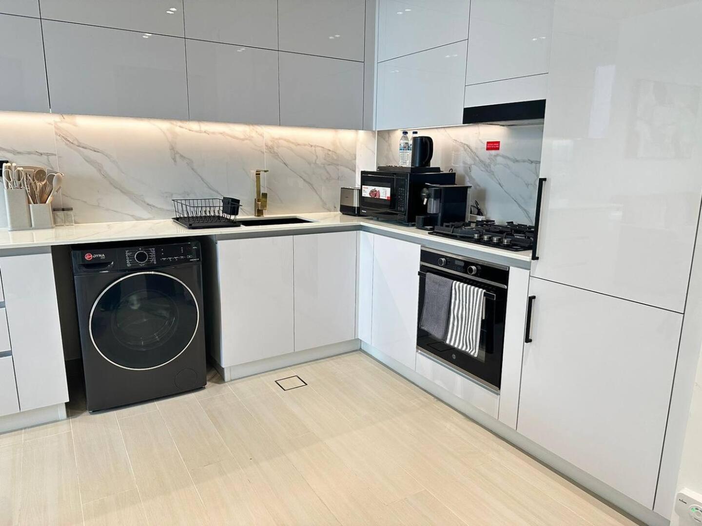 Lejlighed Comfortable 1Br Jvc Balcony Parking Dubai