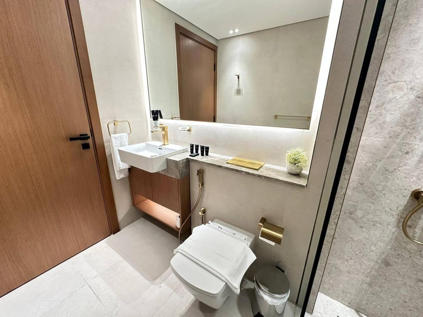 Lejlighed Comfortable 1Br Jvc Balcony Parking Dubai
