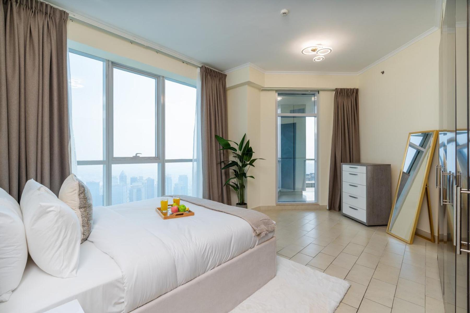 Classy Upgraded High Floor Prime Location Appartement *