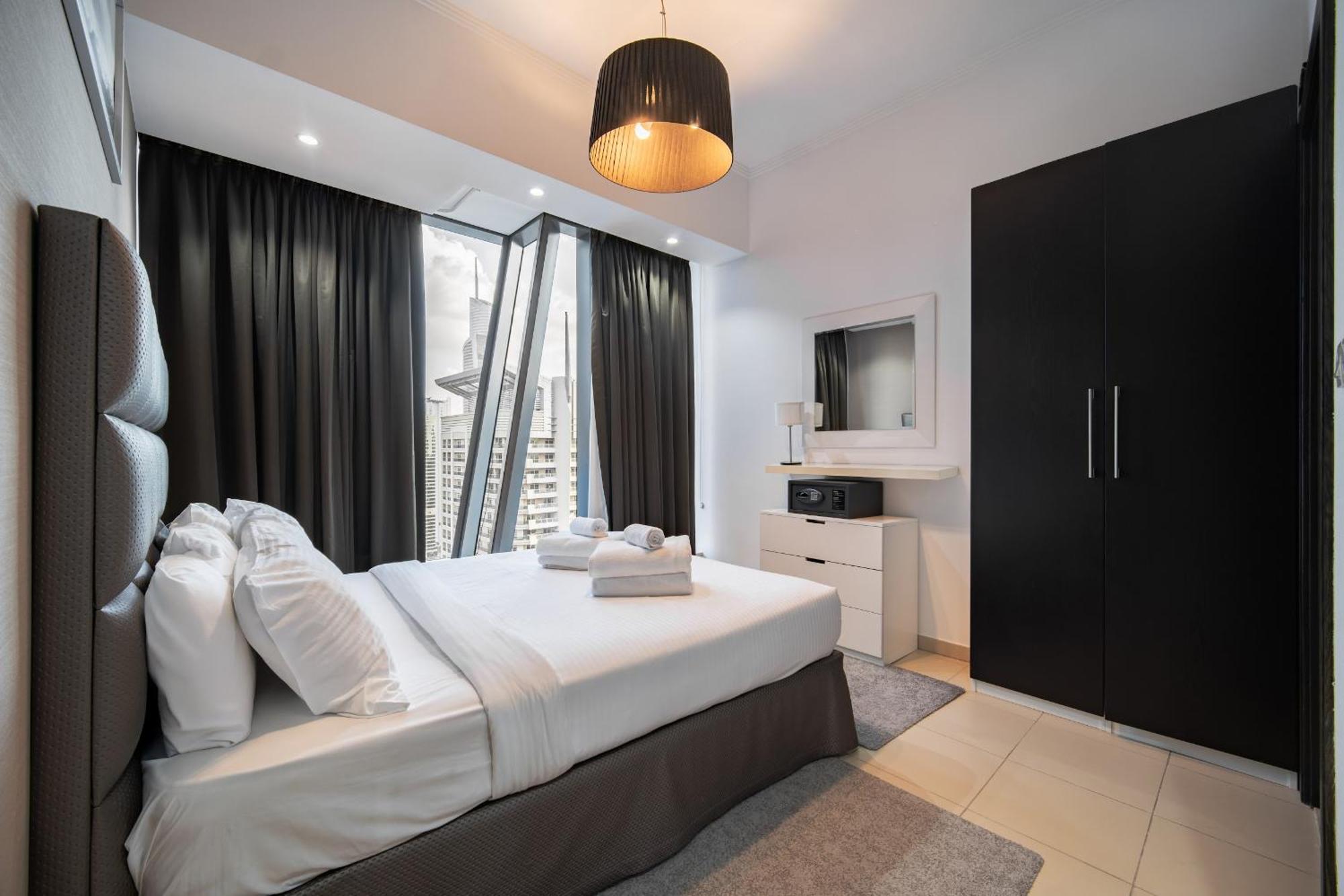 Appartement Silverene Tower, 28th-floor Marina View, Walk To