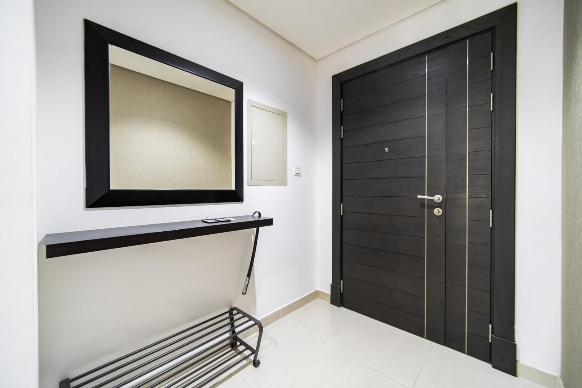 Silverene Tower, 28th-floor Marina View, Walk To *