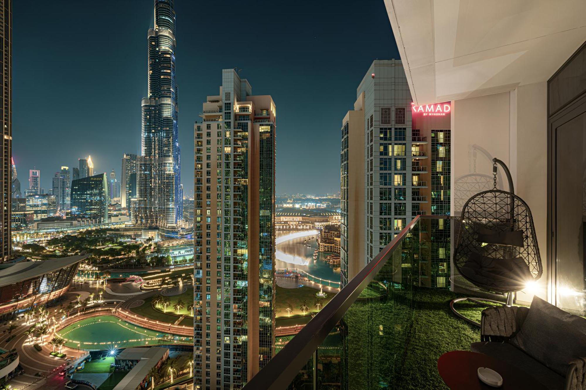 Expansive 7-bed Overlooking Burj & Fountains Appartement