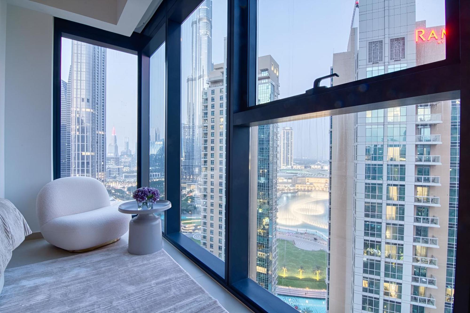 Expansive 7-bed Overlooking Burj & Fountains Appartement Dubaï