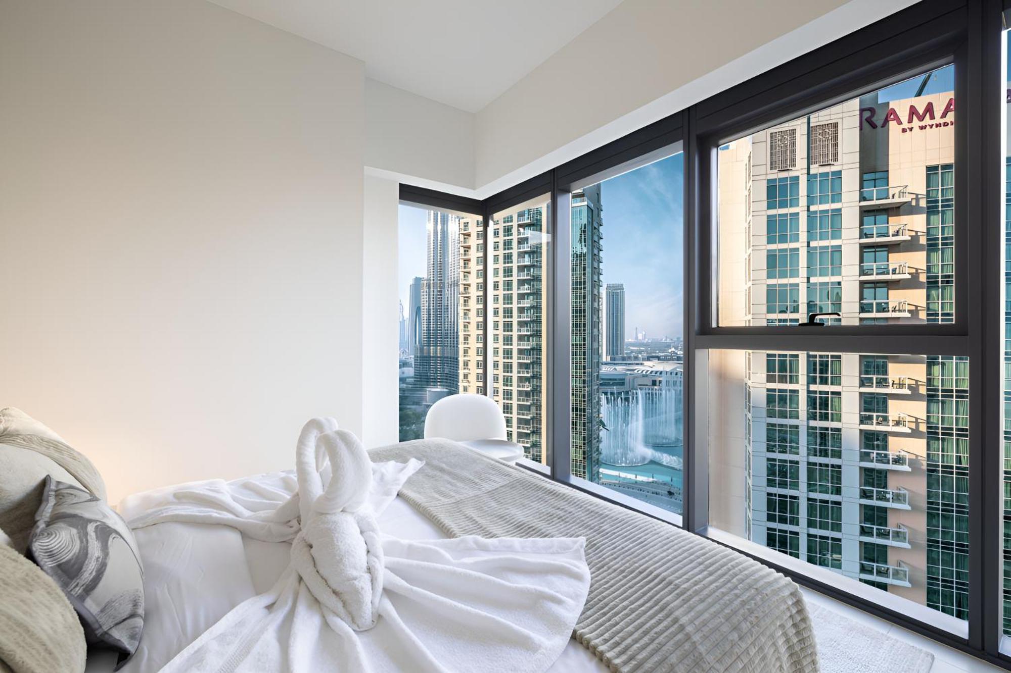 Expansive 7-bed Overlooking Burj & Fountains Dubaï
