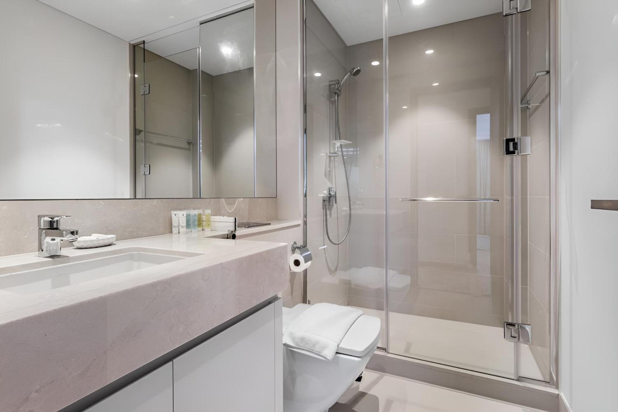 Expansive 7-bed Overlooking Burj & Fountains Appartement Dubaï