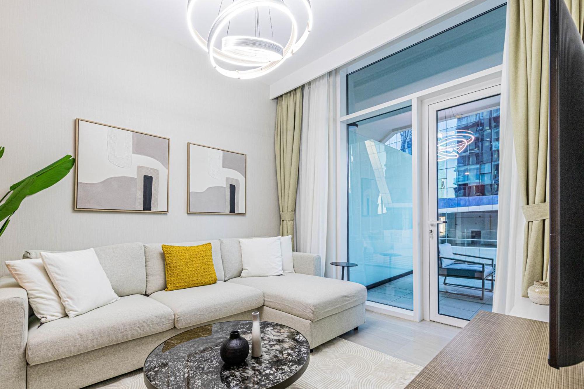 Modern Luxury 1br Missoni With Canal Panorama Dubai