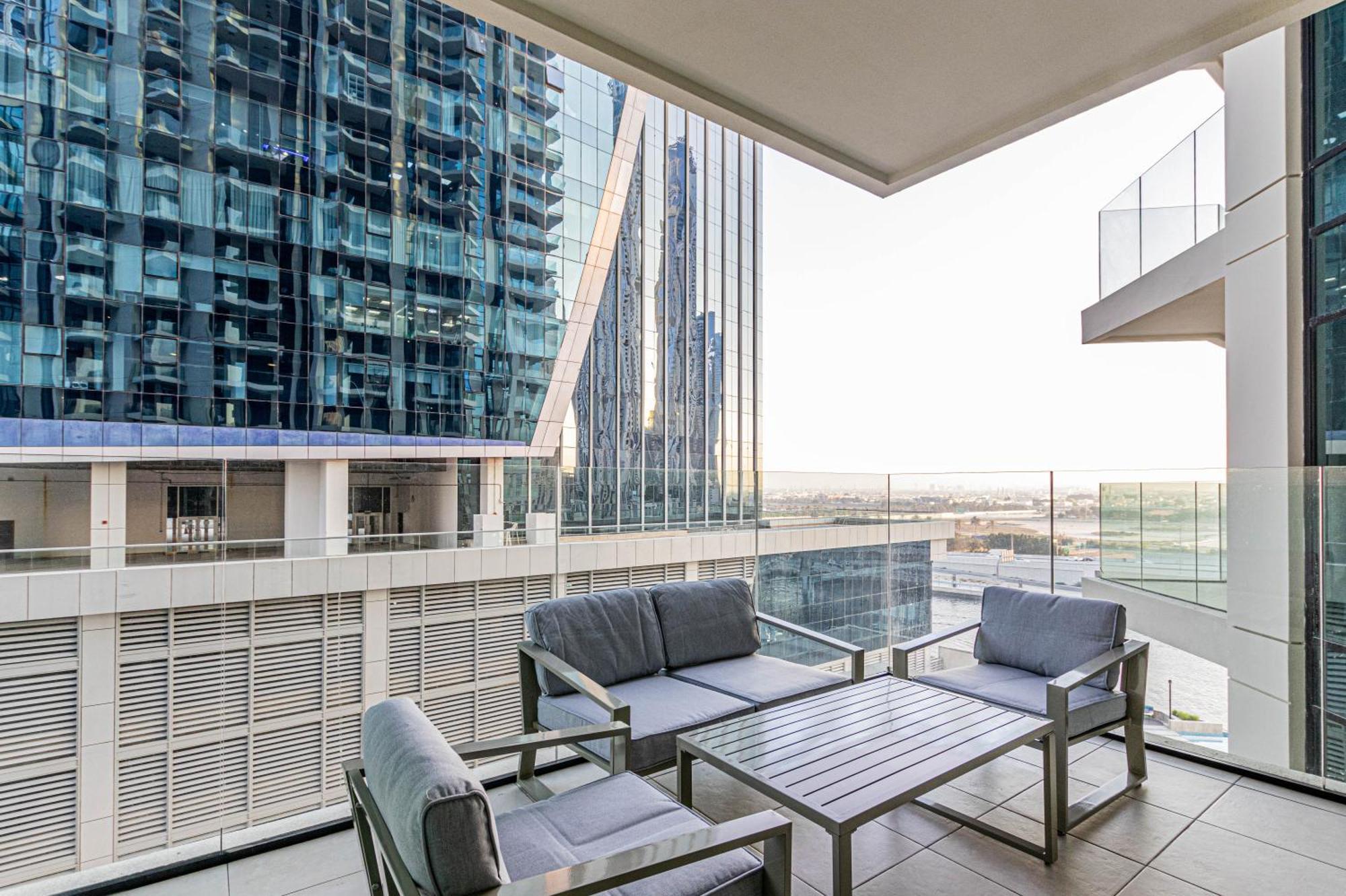 Modern Luxury 1br Missoni With Canal Panorama