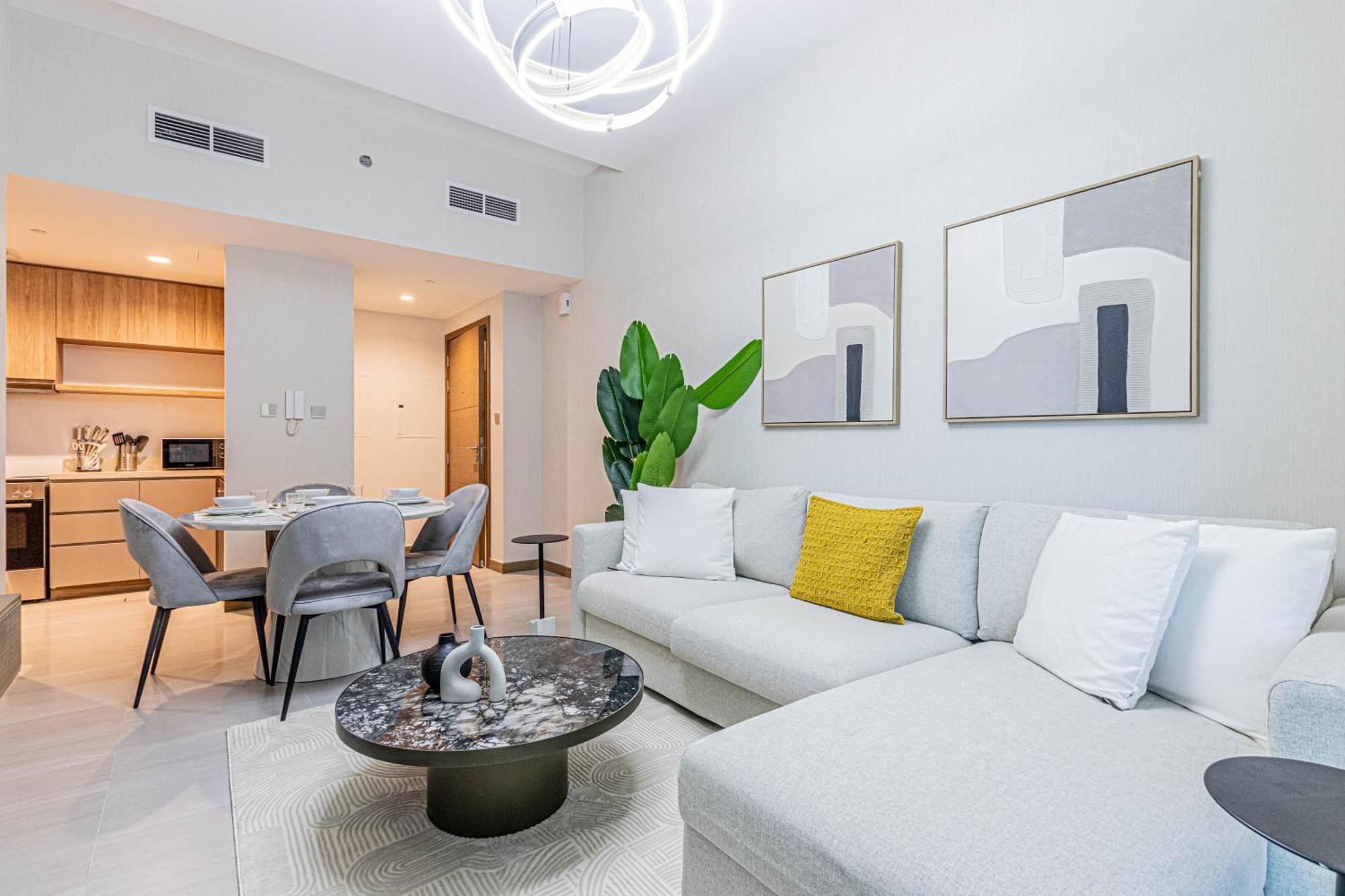 Modern Luxury 1br Missoni With Canal Panorama Apartment Dubai