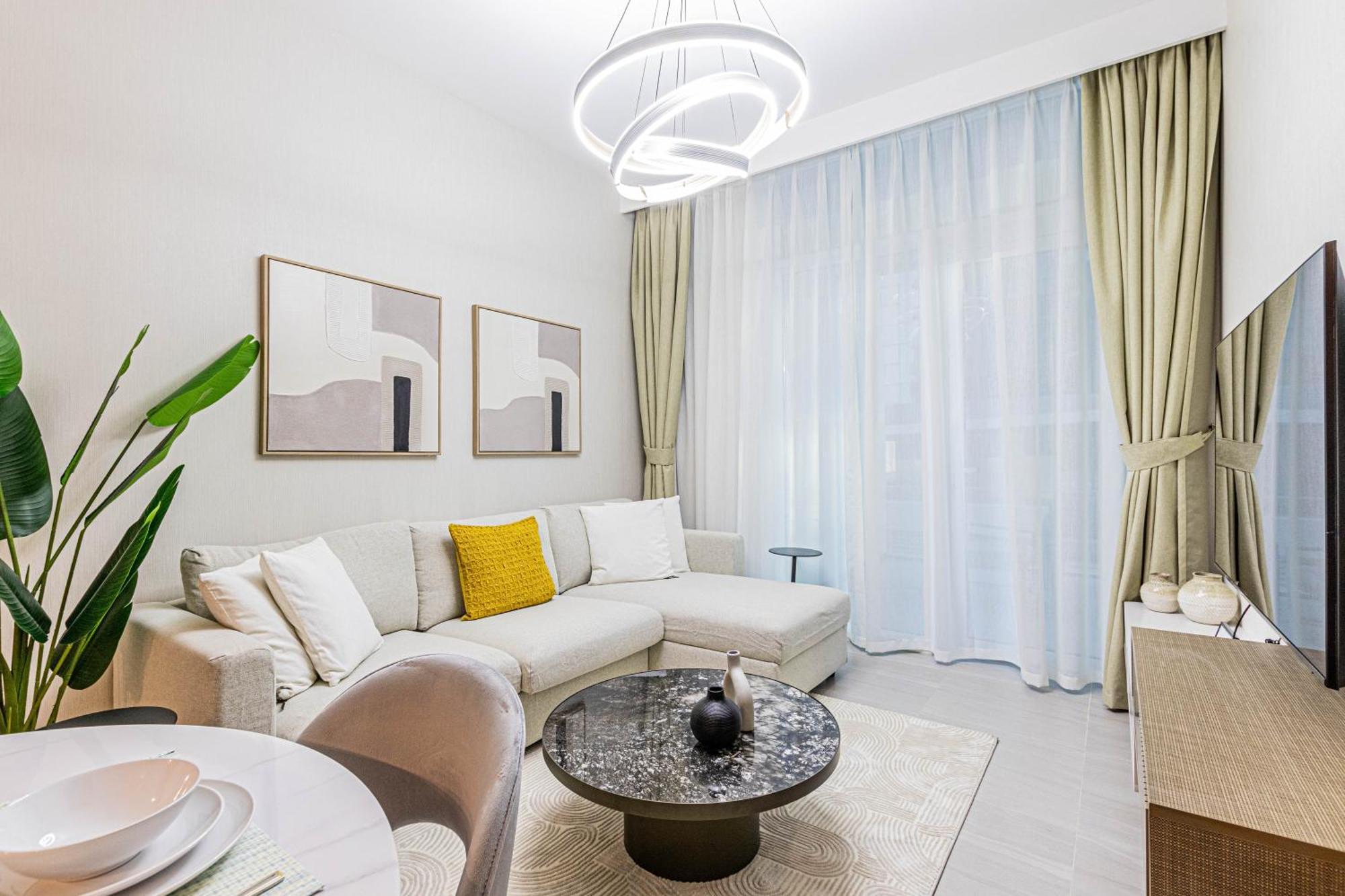 Modern Luxury 1br Missoni With Canal Panorama Apartment Dubai