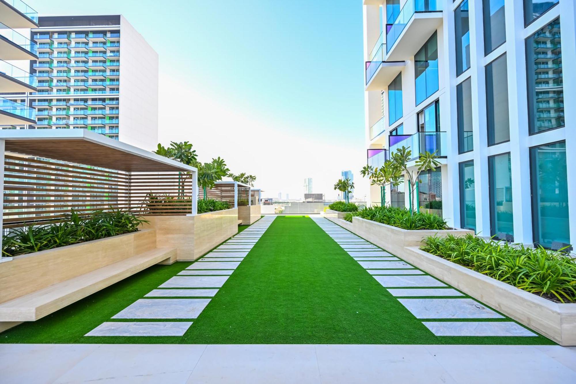 Pure Voyage Jvc * Dubai