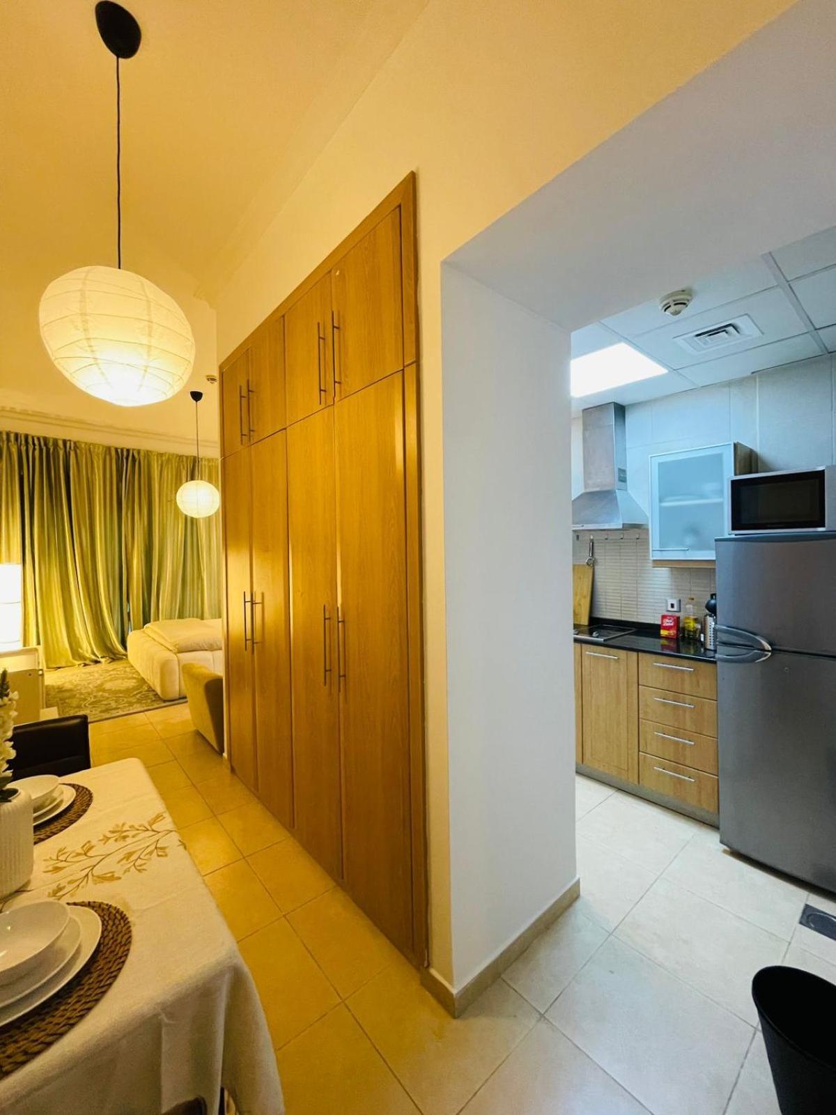 In Marina Near Dmcc Metro Zumurud Tower Apartamento