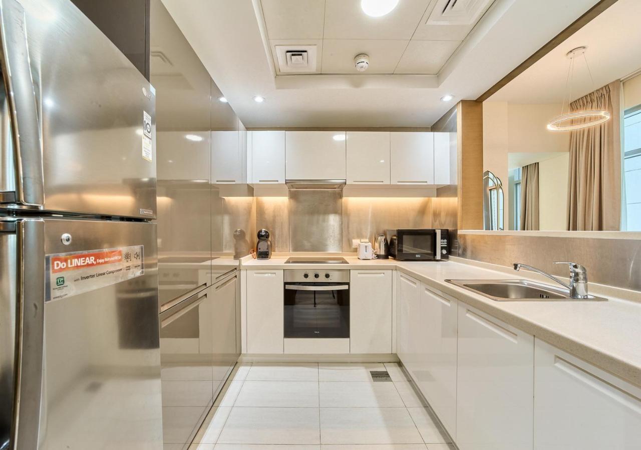 Golden Homes Luxe Living Claren Tower 1br Study Near Mall Downtown *