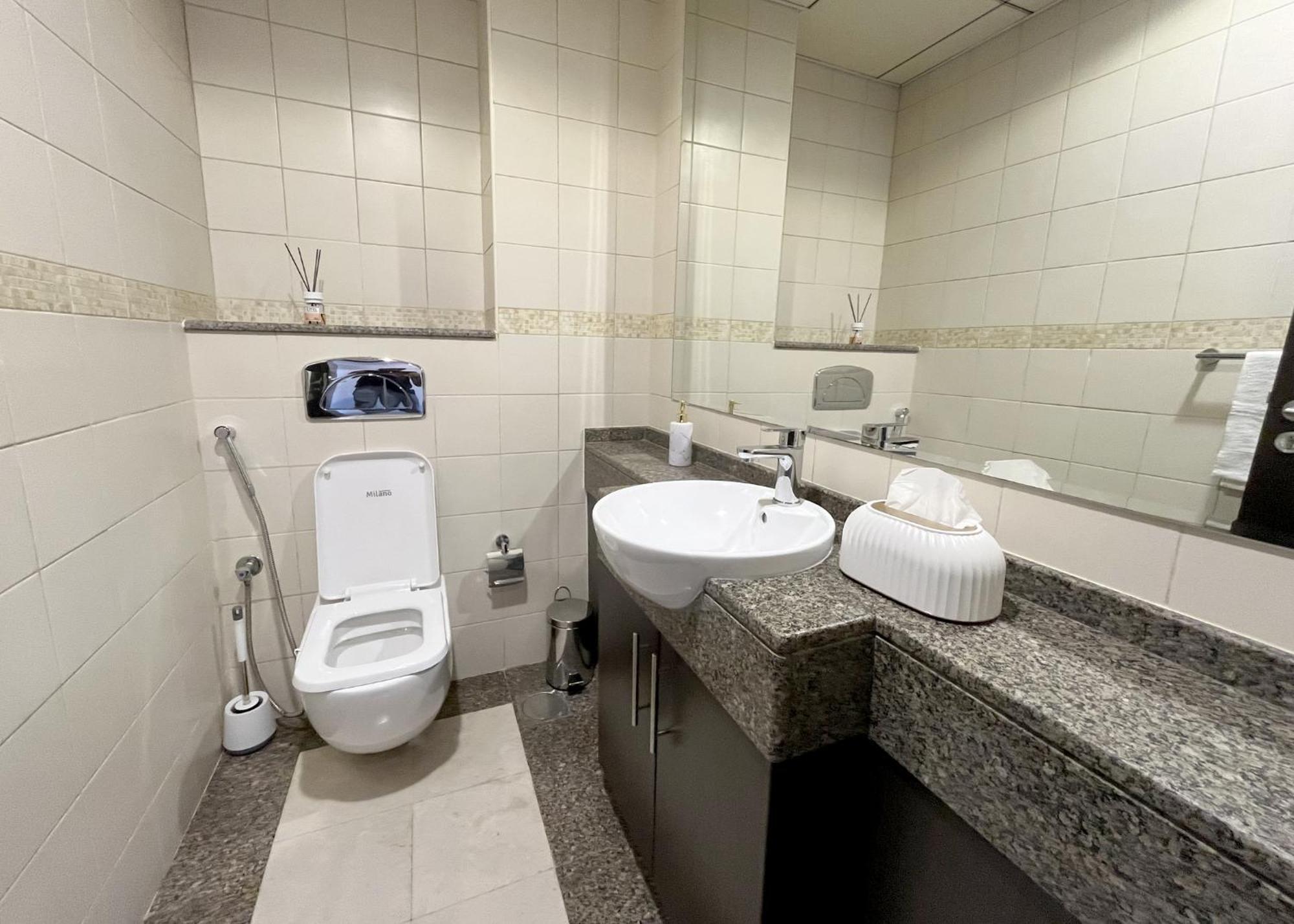 Stunning 1 Bedroom In Jbr With Balcony - Marina Mall View Apartamento *
