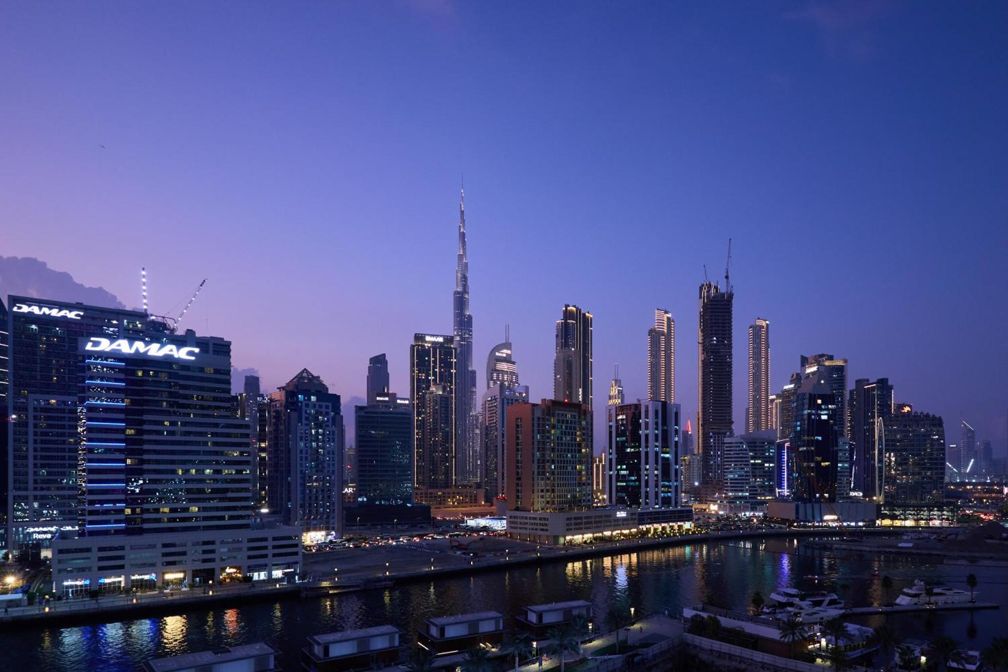 Full Burj Khalifa & Canal View I 7 Mins To Mall I Exclusive 2bhk For Up To 6 People Apartment Dubai