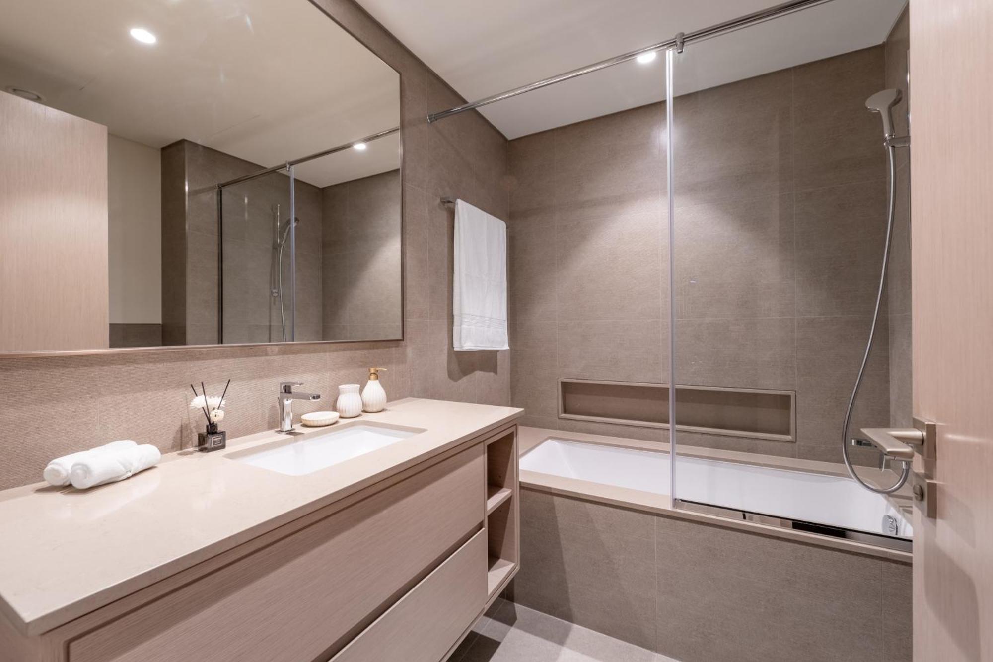 Appartement Hermes-style 2br, Full Burj Khalifa View - Infinity Pool - Full Fountain View