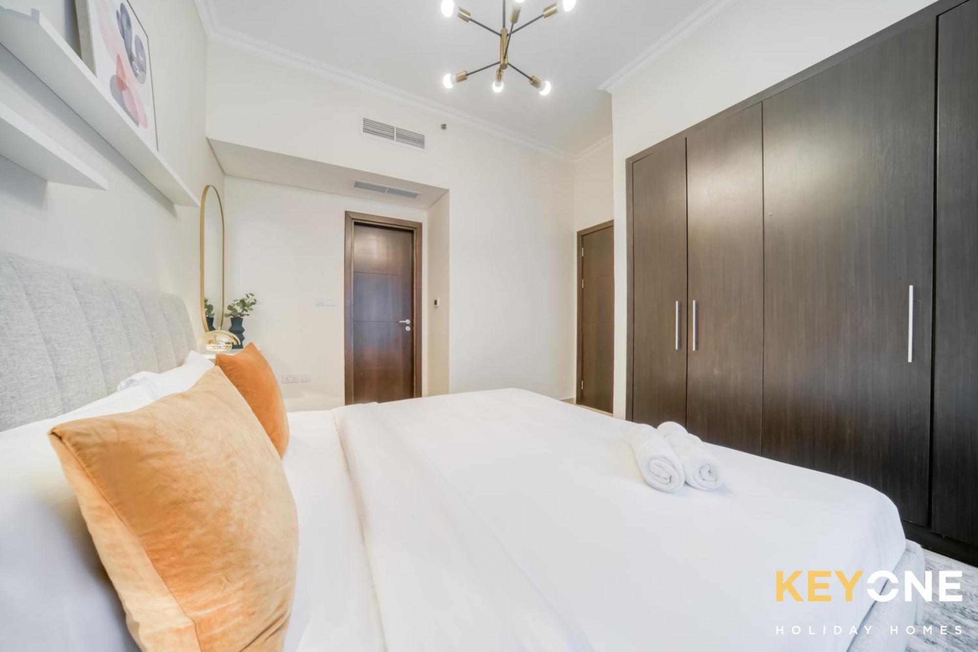Contemporary One Bedroom 3 *