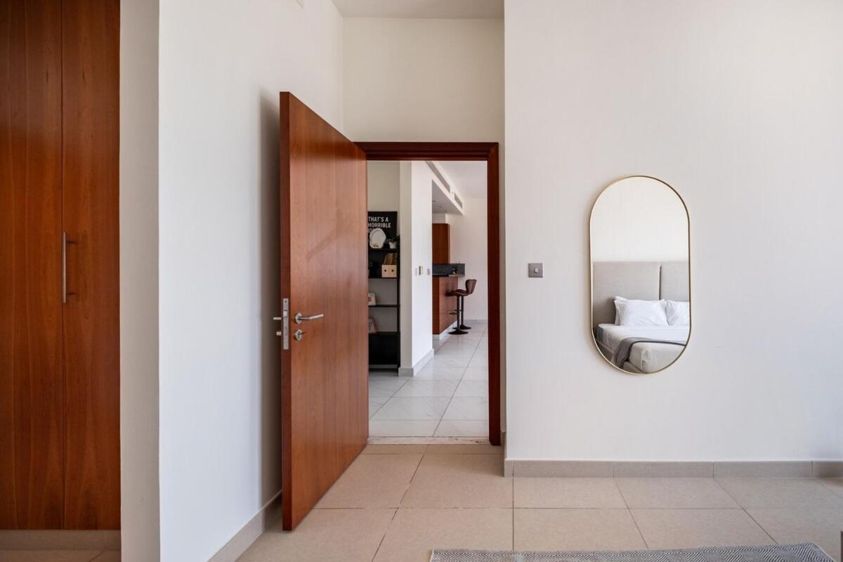 Appartement Park Tower Difc - 10 Minutes Walk To Metro - Spacious 1bdr