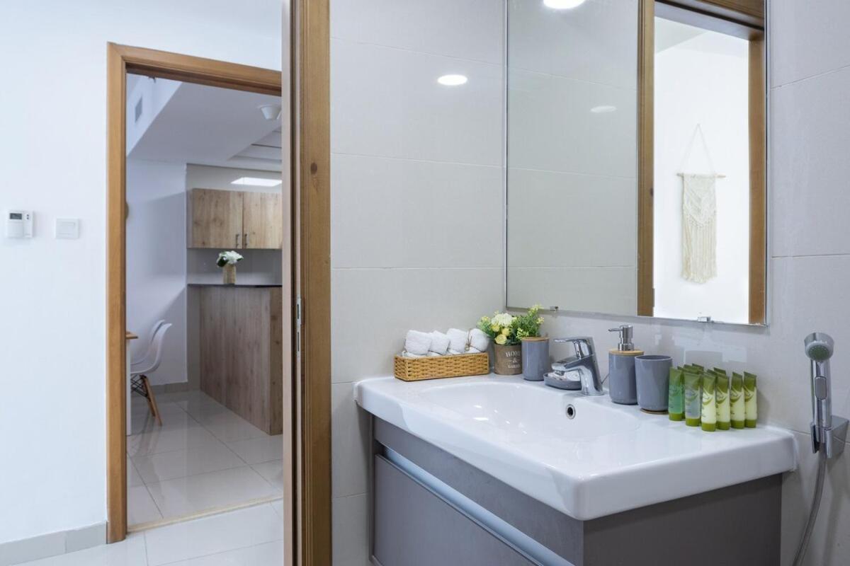 Appartement Waves - Charming With Balcony Steps From The *