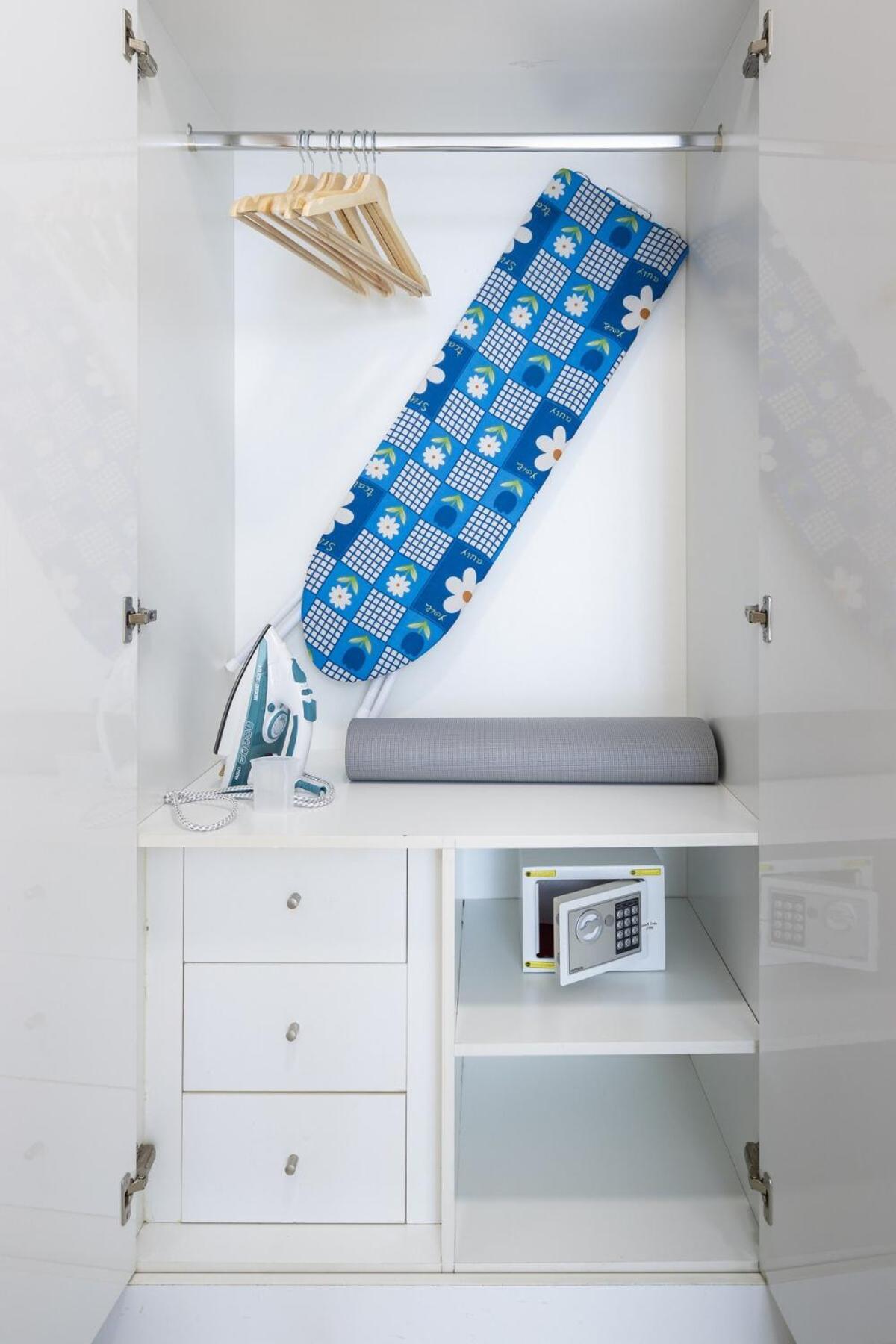 Waves - Charming With Balcony Steps From The Appartement