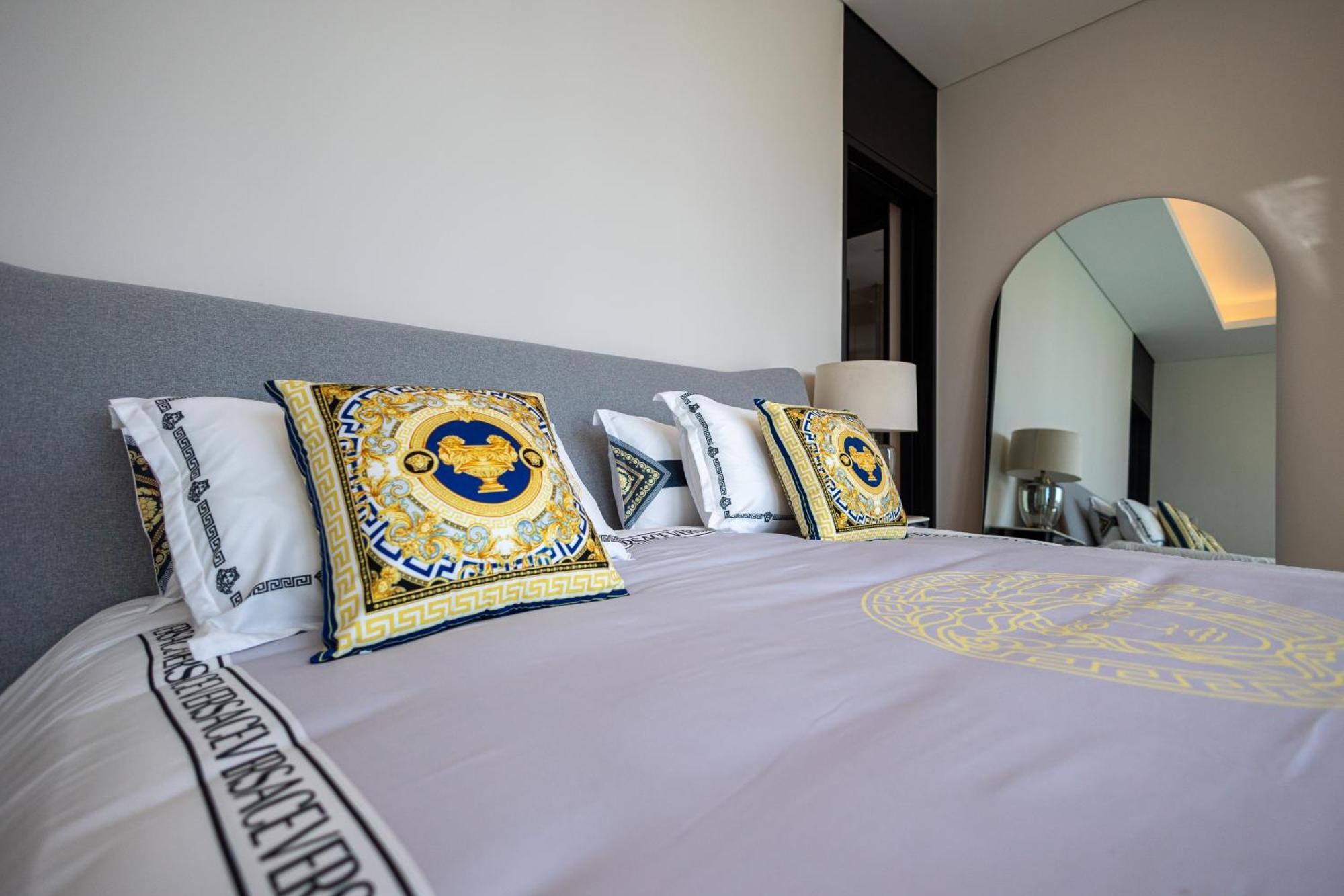 Ultra Luxury Penthouse At Il Primo Apartemen *