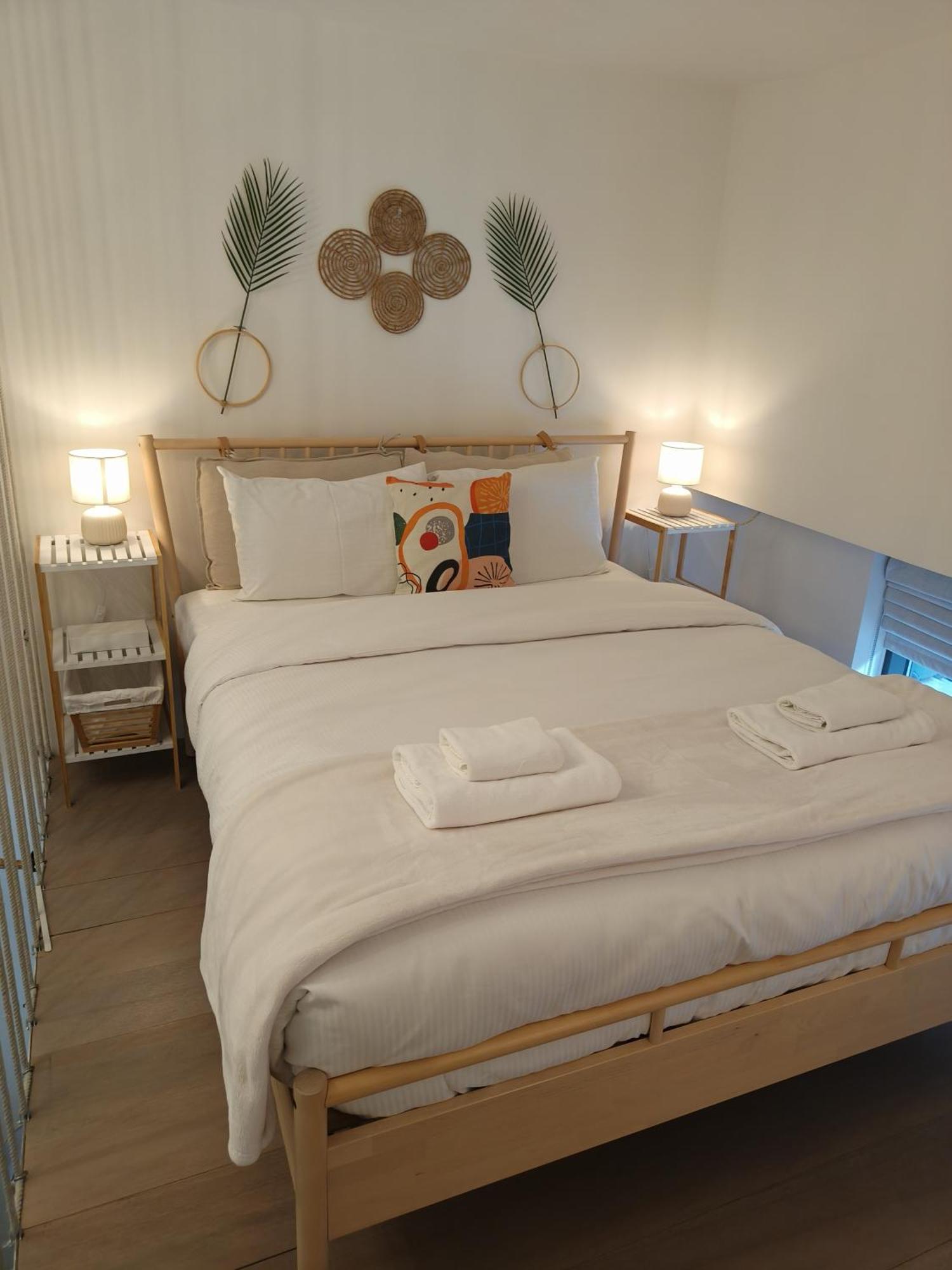 Boutique Loft, Stylish, Cozy And Luxurious Style In Wonderful Building With 2 Pools & Gym *