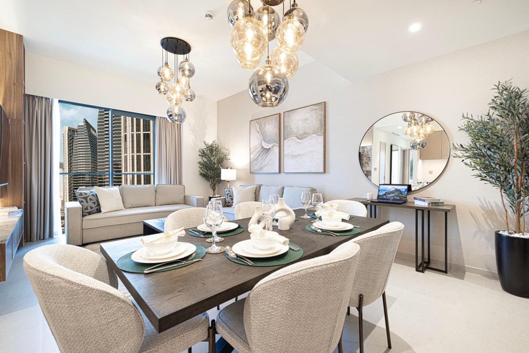 Sky High Luxury, Grande Signature, Burj Khalifa View, 5 Minute Walk To Mall *