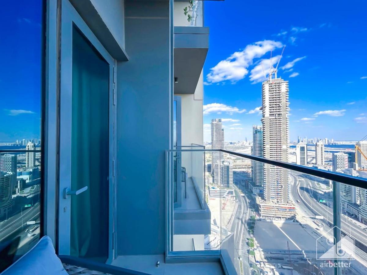 Luxurious Burj Royale 1b With Balcony & Views *