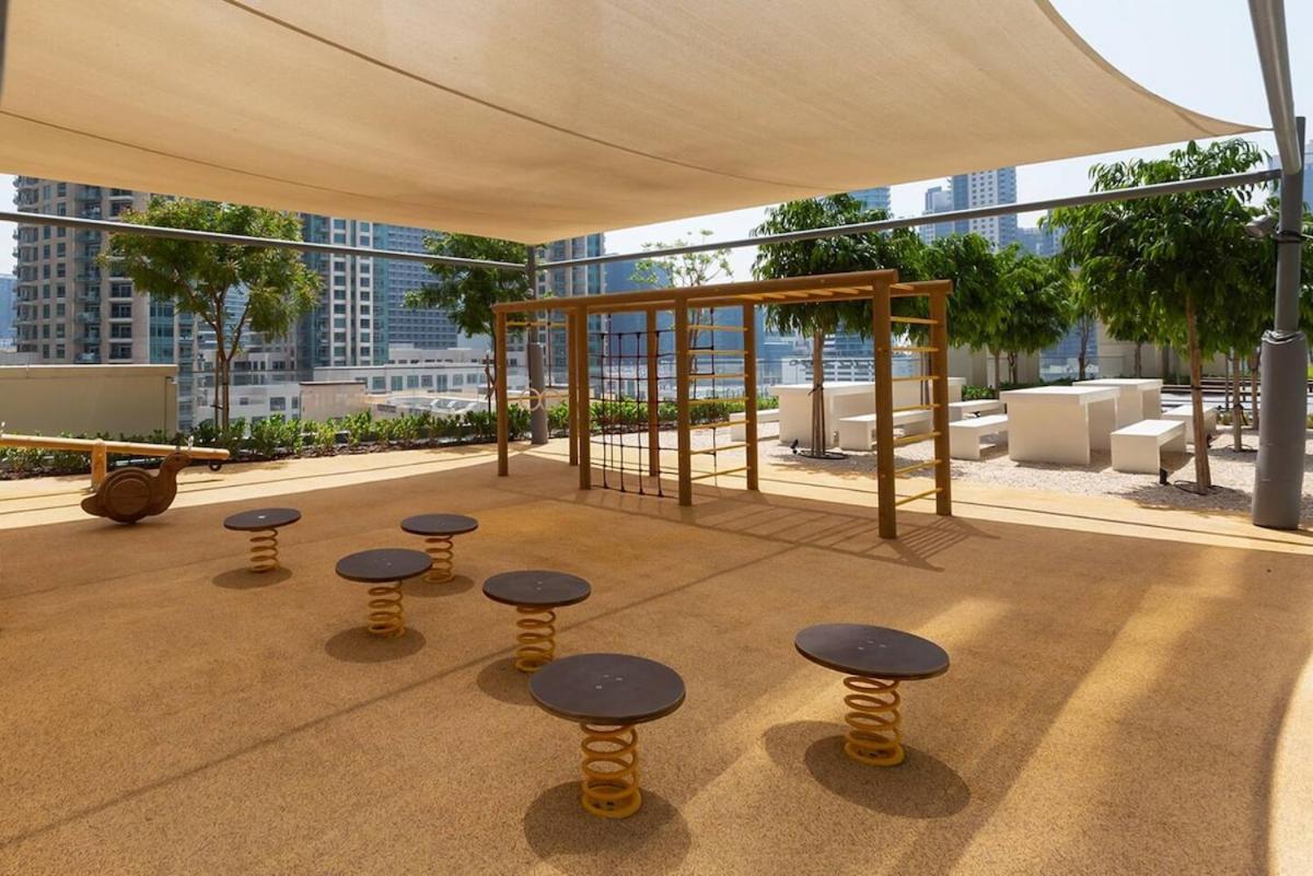 Lägenhet Rooftop Lounge - Walk To Mall & Burj Khalifa - Downtown