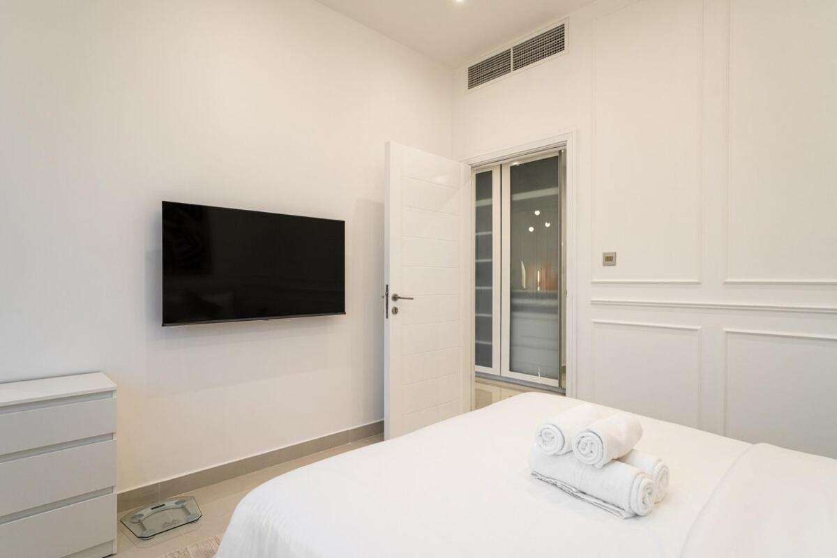 Lux 5br Marina With Jacuzzi, Walk To Beach, Gym Dubaï