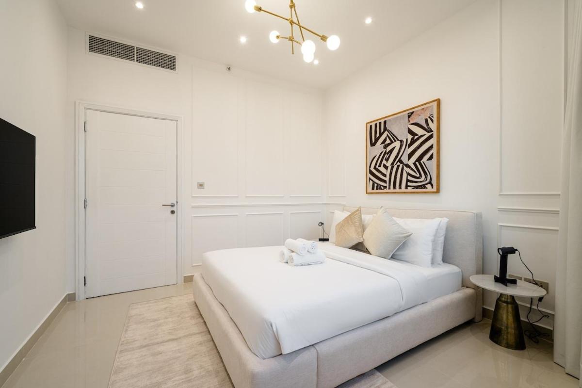 Lux 5br Marina With Jacuzzi, Walk To Beach, Gym Dubaï