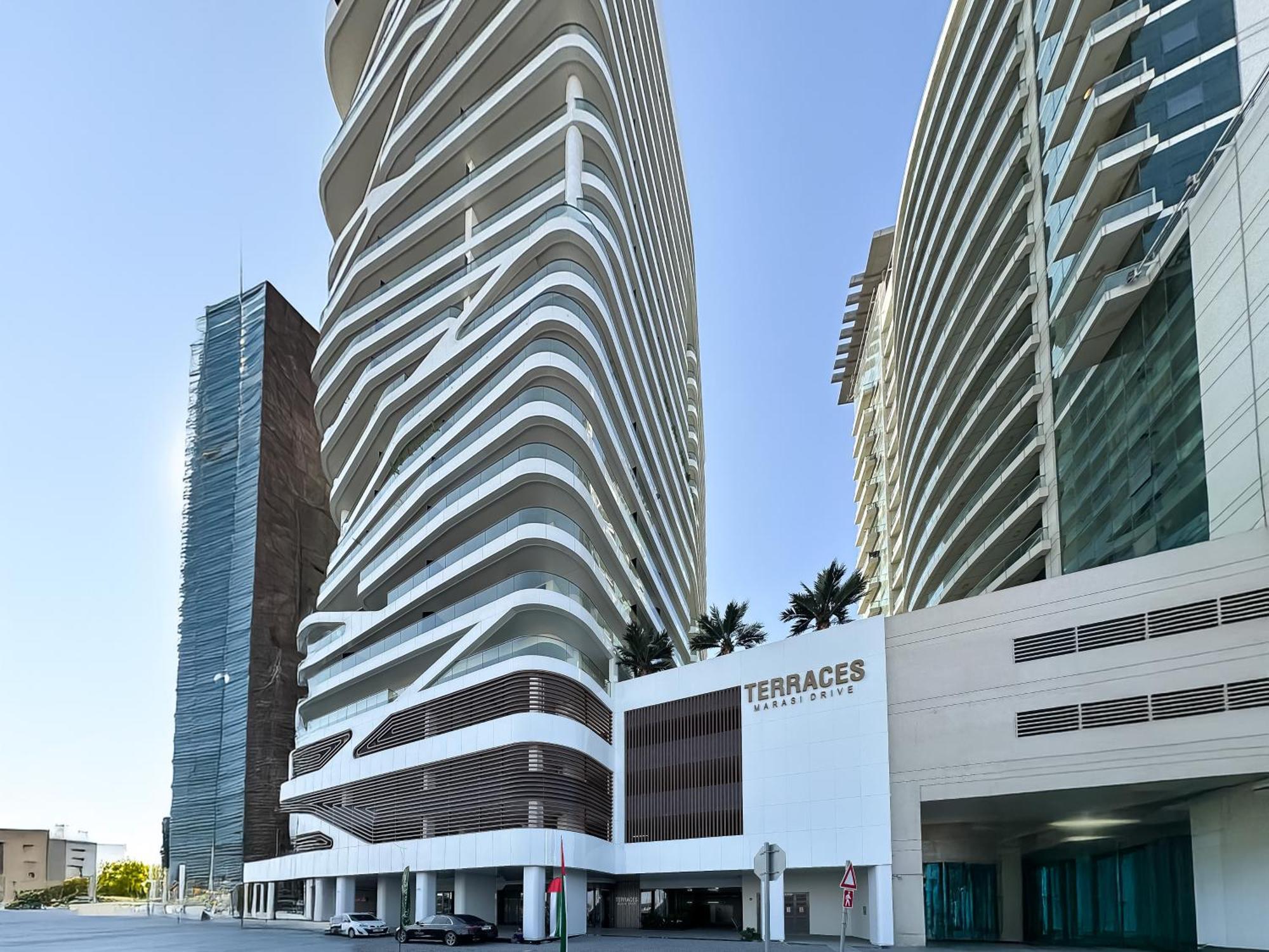 Trophy-lux 1br Jacuzzi Busbay W Big Balcony * Dubái