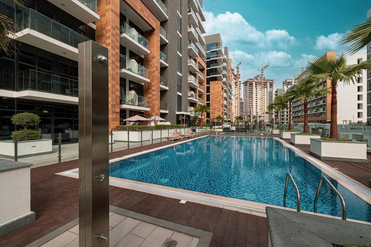 Tick - 2br With Balcony In Azizi Riviera * Dubai