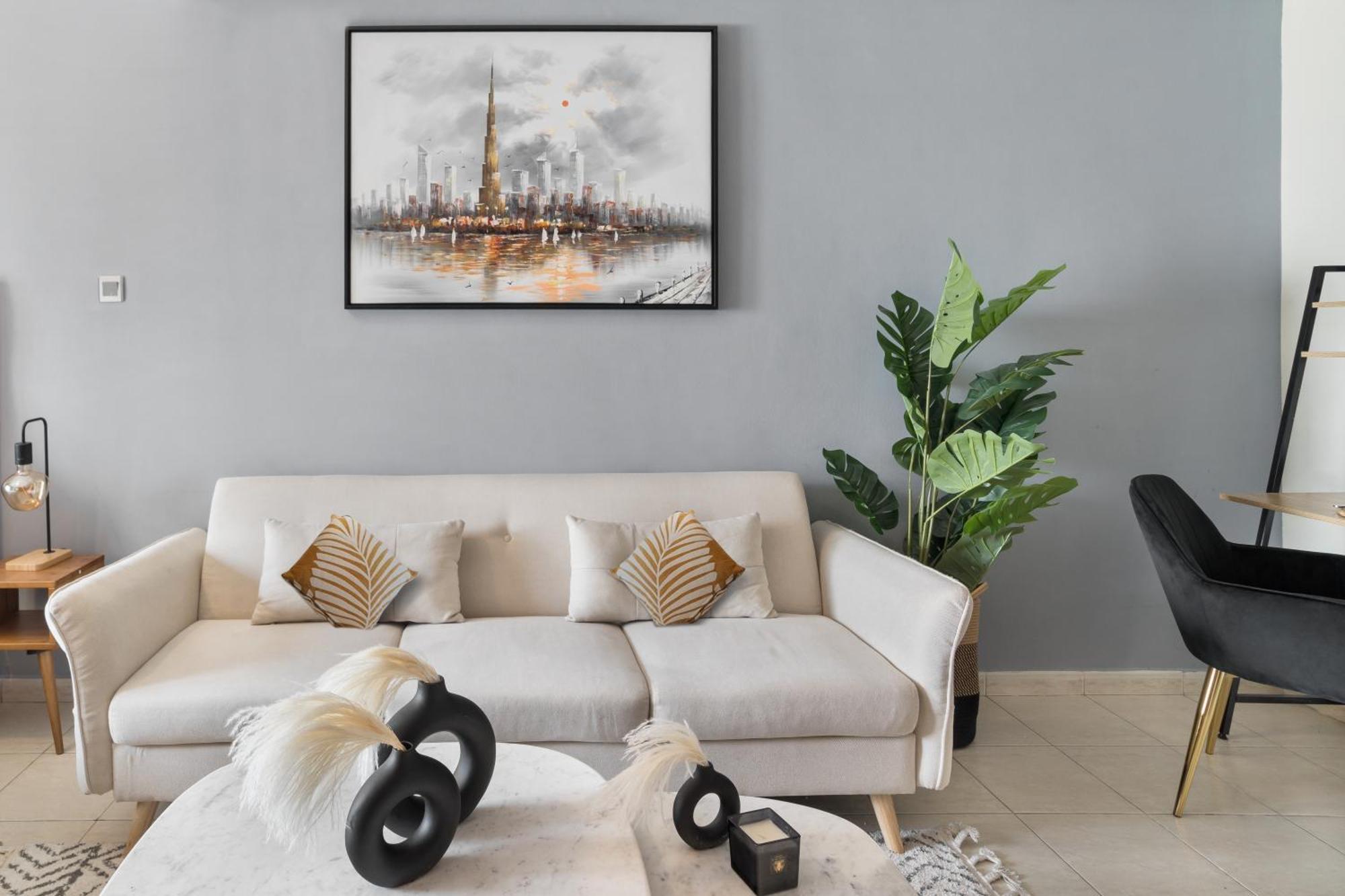 Opulence In Lakeview Tower Jlt Near Metro Lejlighed