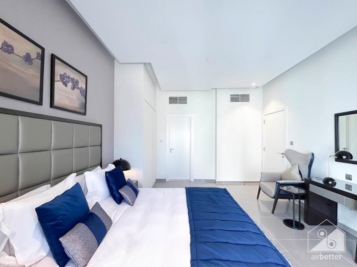 Luxury At Damac Majestine With Balcony & Views Appartement Dubaï