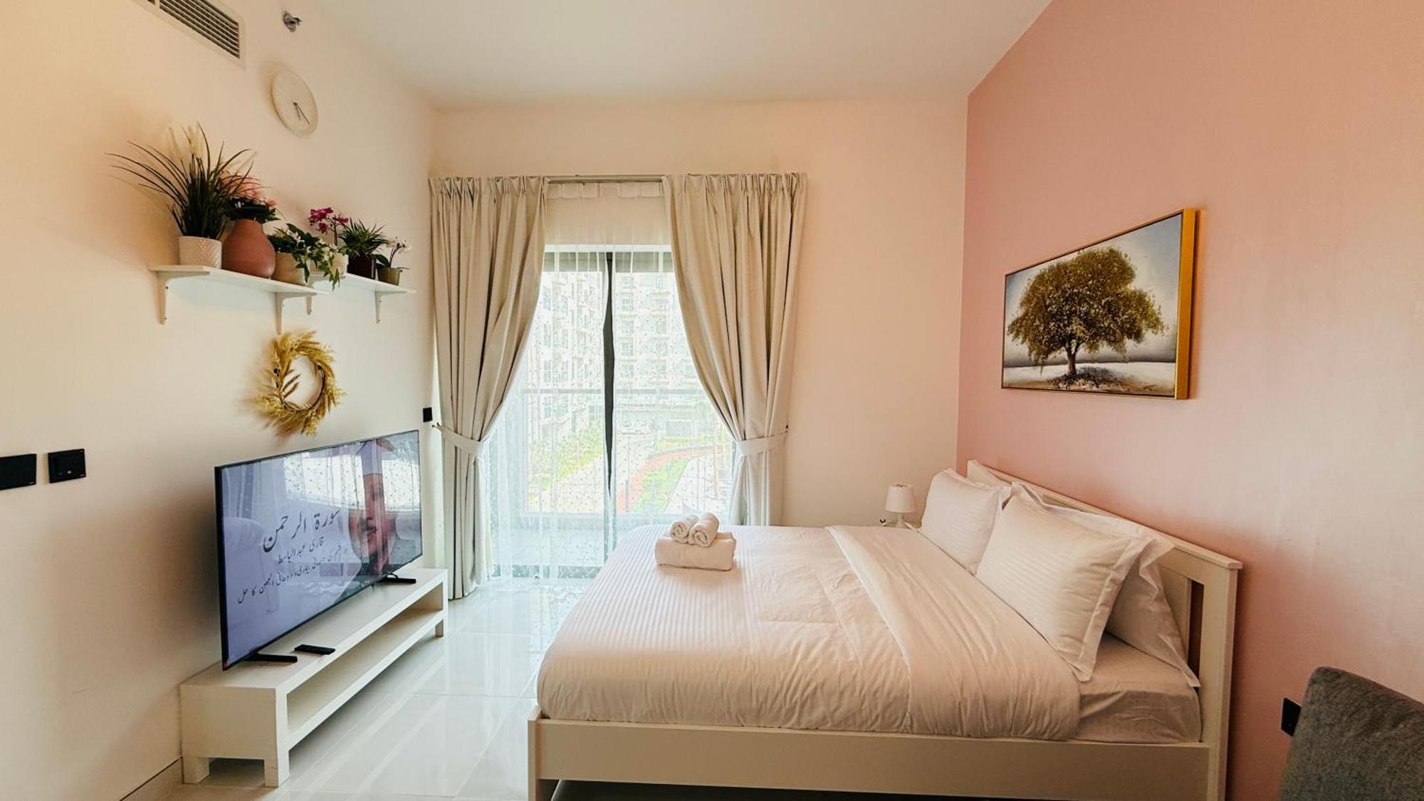 Lawnz Luxury Furnished With Balcony Swimming Pool Gym Kids Play Ground Lägenhet *