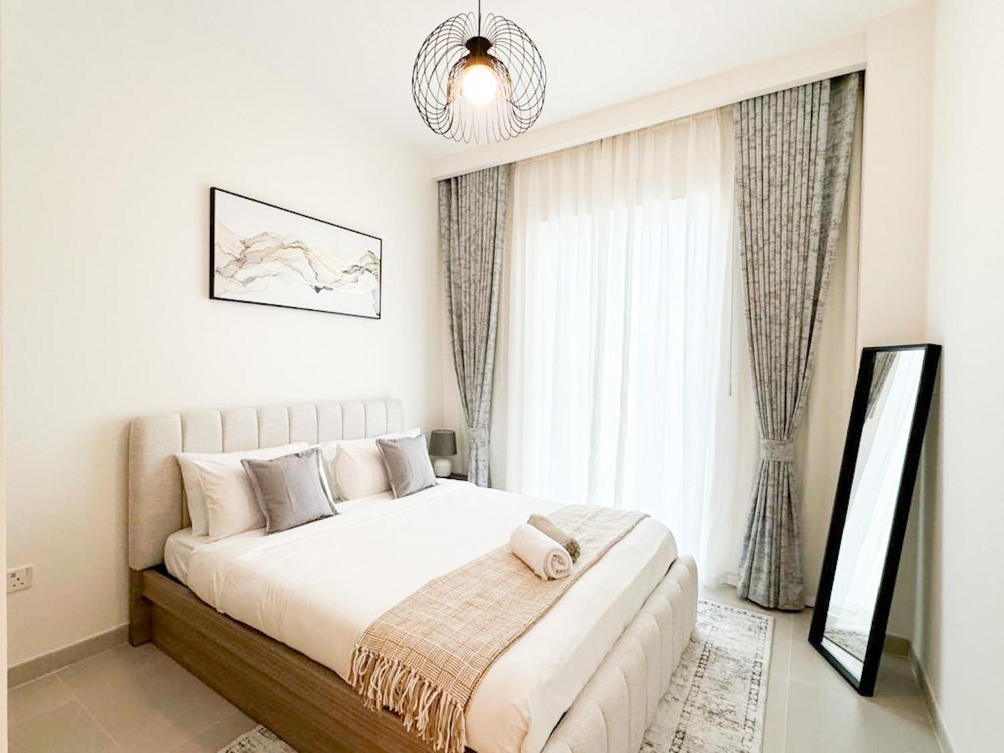 Spacious 3br, Private Access * Dubai