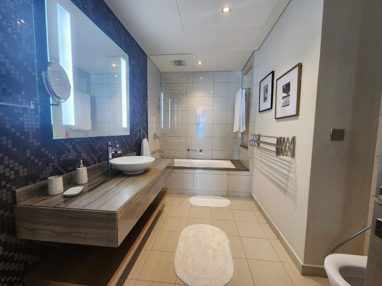 Royal By Damac Paramount Towers B Burj Khalifa Views Dubái