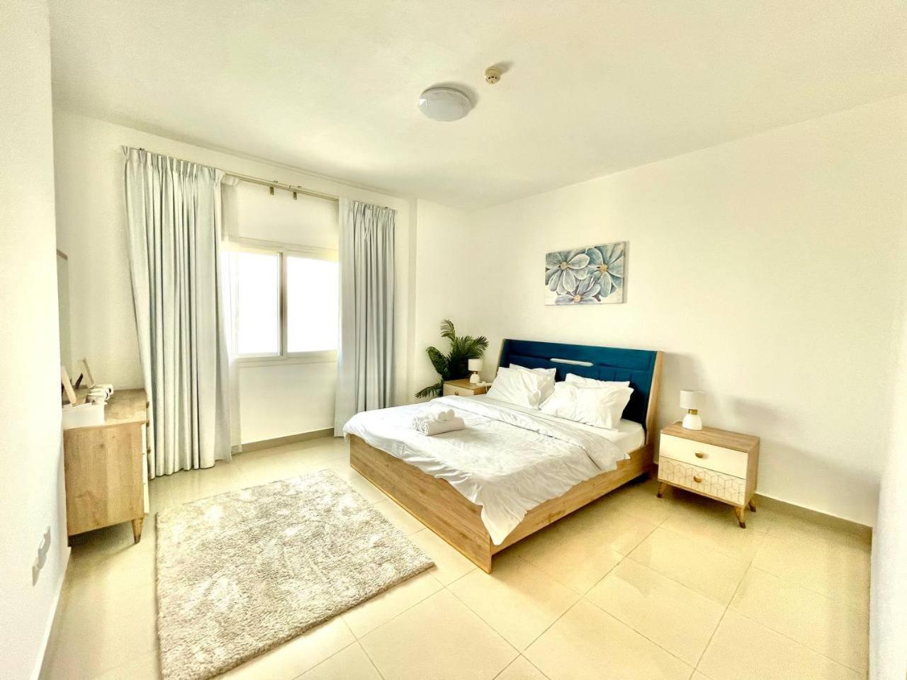 Stadium View 1bedroom In Red In Sport Lejlighed