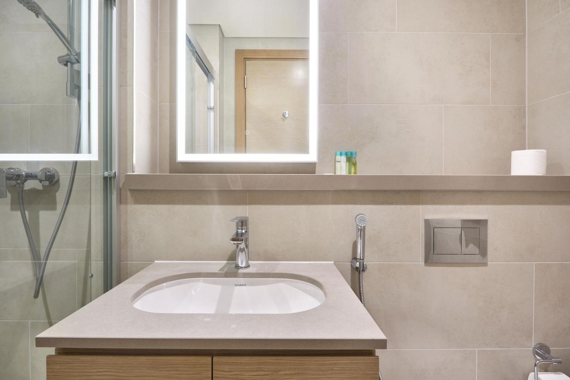 By Latinem Luxury 1br W508 Near Downtown * Dubaï