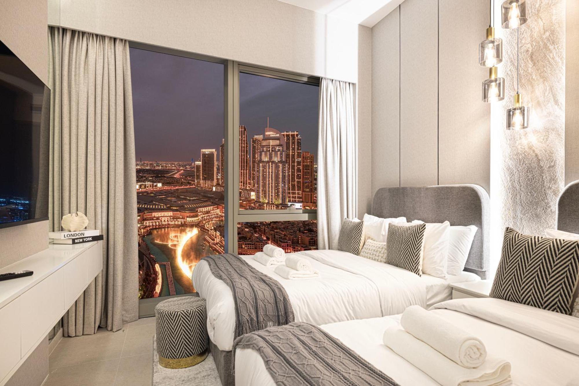 Luxury High Floor Burj Khalifa And Fountain View 5 Minute Walk Mall *