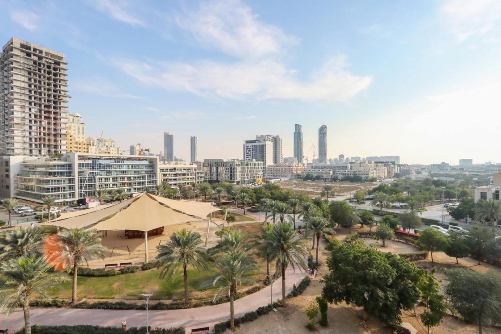 Livbnb - Homey 1b With Spacious Terrace In District 14, Jvc